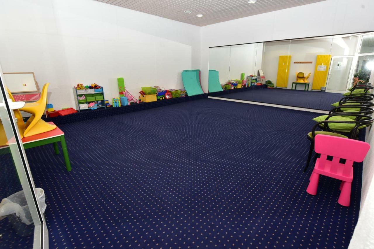 Ferienwohnung "Rodelnde Geiss" Mit Schwimmbad Braunlage Bagian luar foto